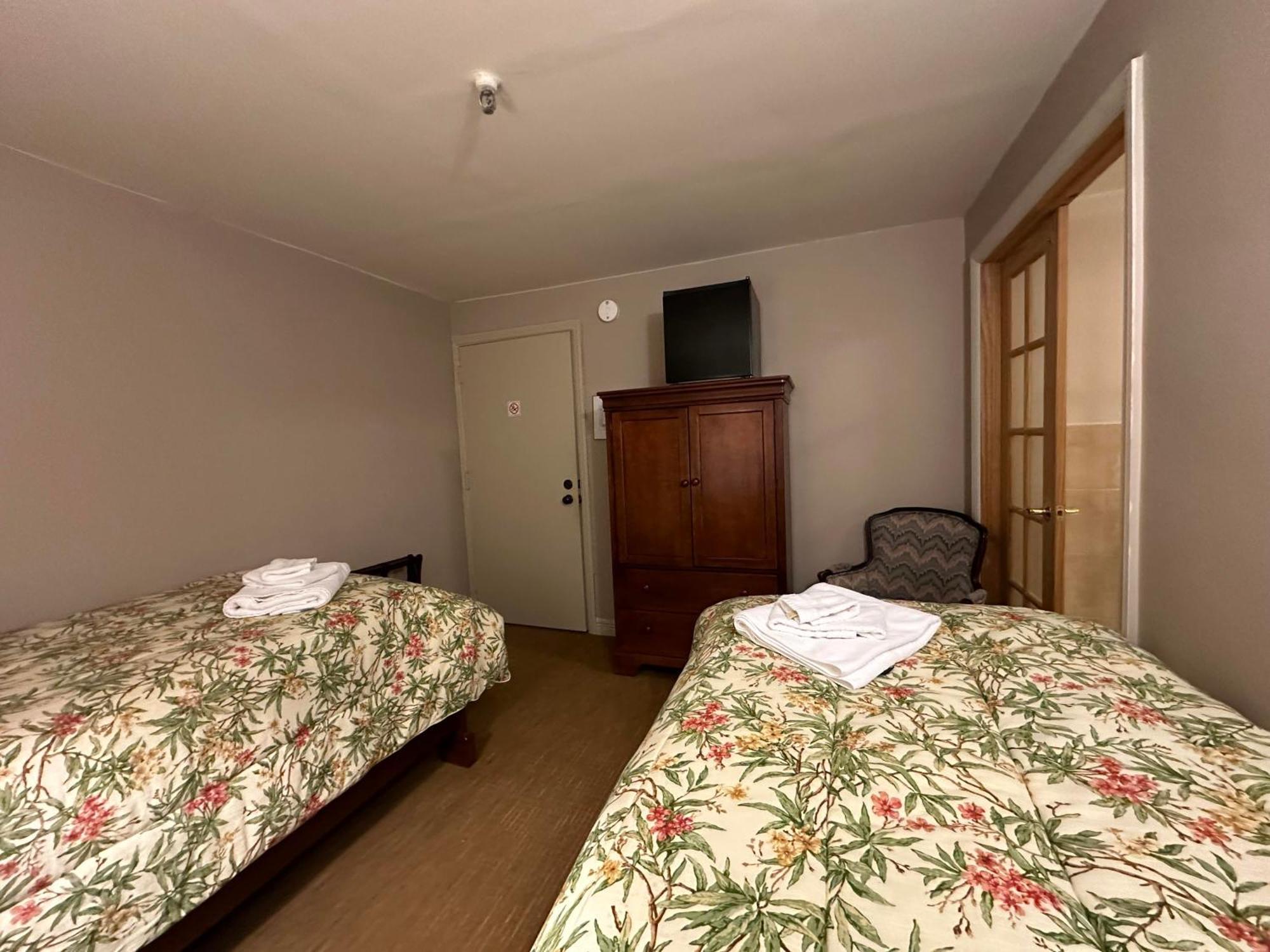The Oaks B&B Hotel And Spiritual Center Джеймстаун Экстерьер фото